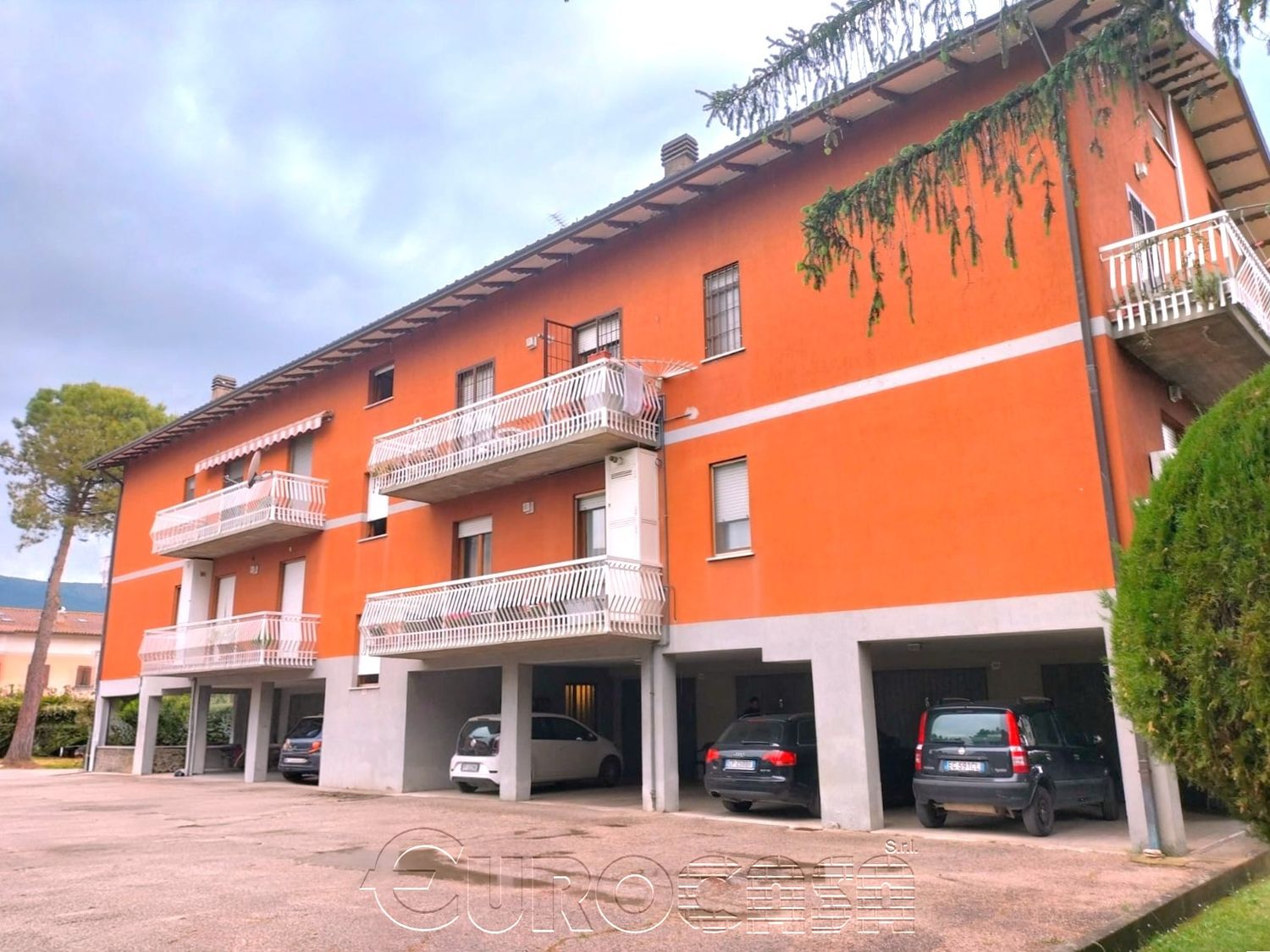 SOLFAGNANO. Appartamento con parco condominiale