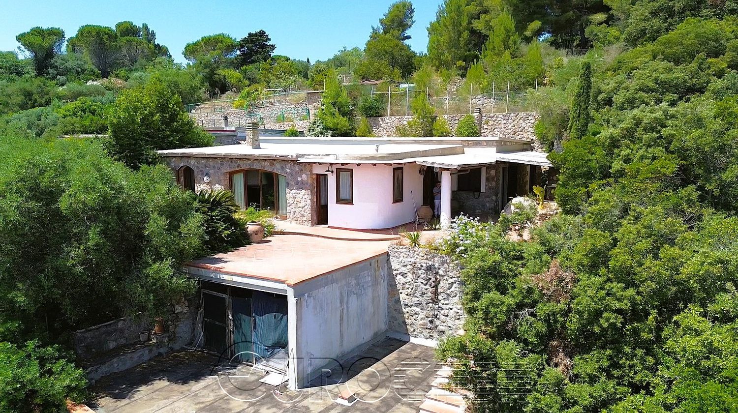 PORTO SANTO STEFANO – Esclusiva villa bifamiliare con vista mare mozzafiato sul monte Argentario