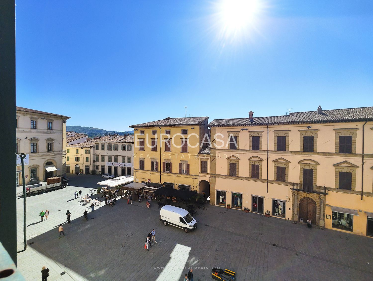 CENTRO STORICO. Abitazione d'epoca di 210 mq in Palazzo Vitelli con affaccio sulla piazza principale della città