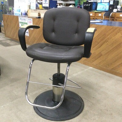Kaemark Salon Chair