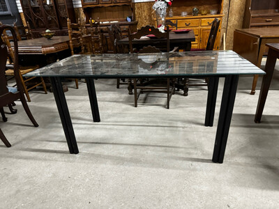 777475 Glass Table