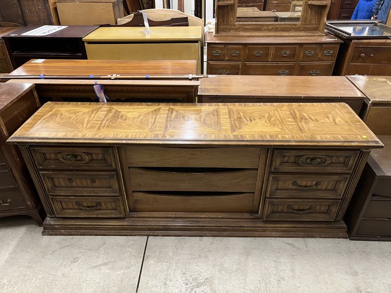 DRESSER 777998