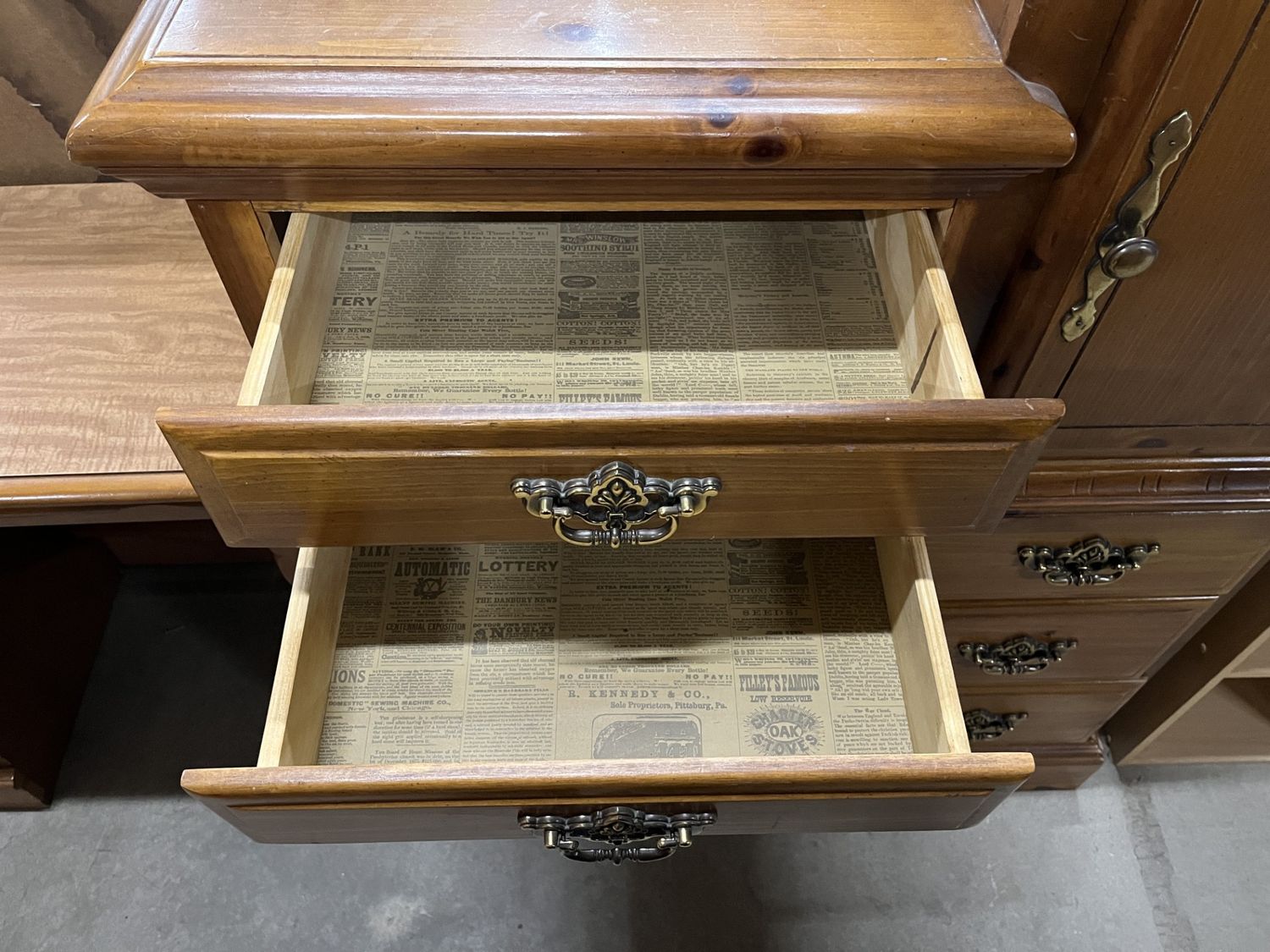 DRESSER 778035