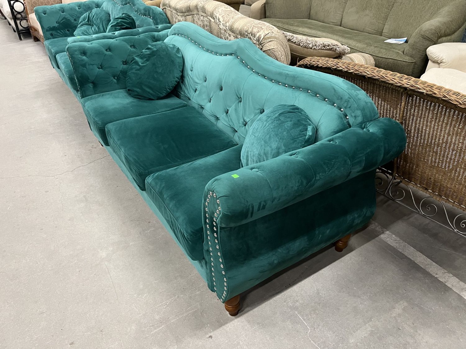 COUCH 778037