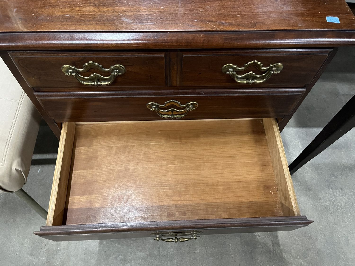 NIGHTSTAND 778112