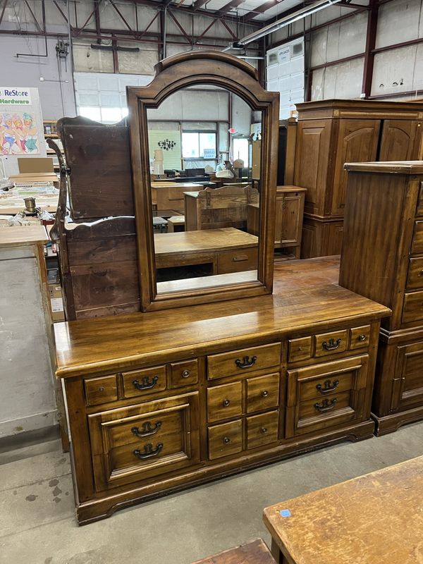 DRESSER W/ MIRROR 778239