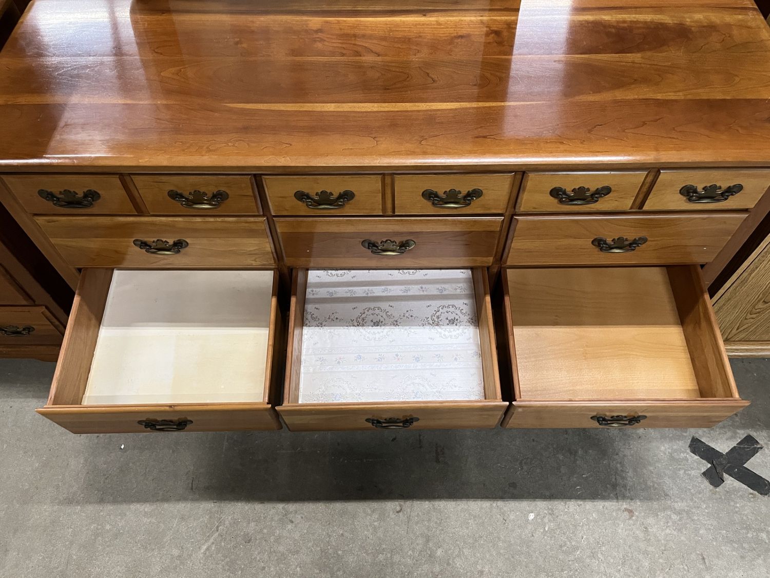 DRESSER W/ MIRROR 778285
