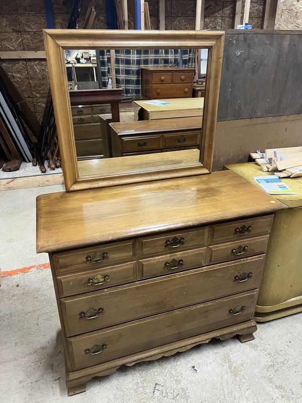 DRESSER W/ MIRROR 778288
