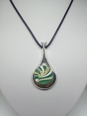 pendentif vert goutte d eau