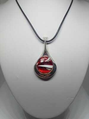 Pendentif rouge goutte d'eau