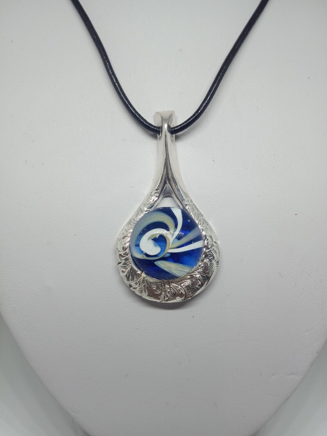 Pendentif bleu goutte  d'eau