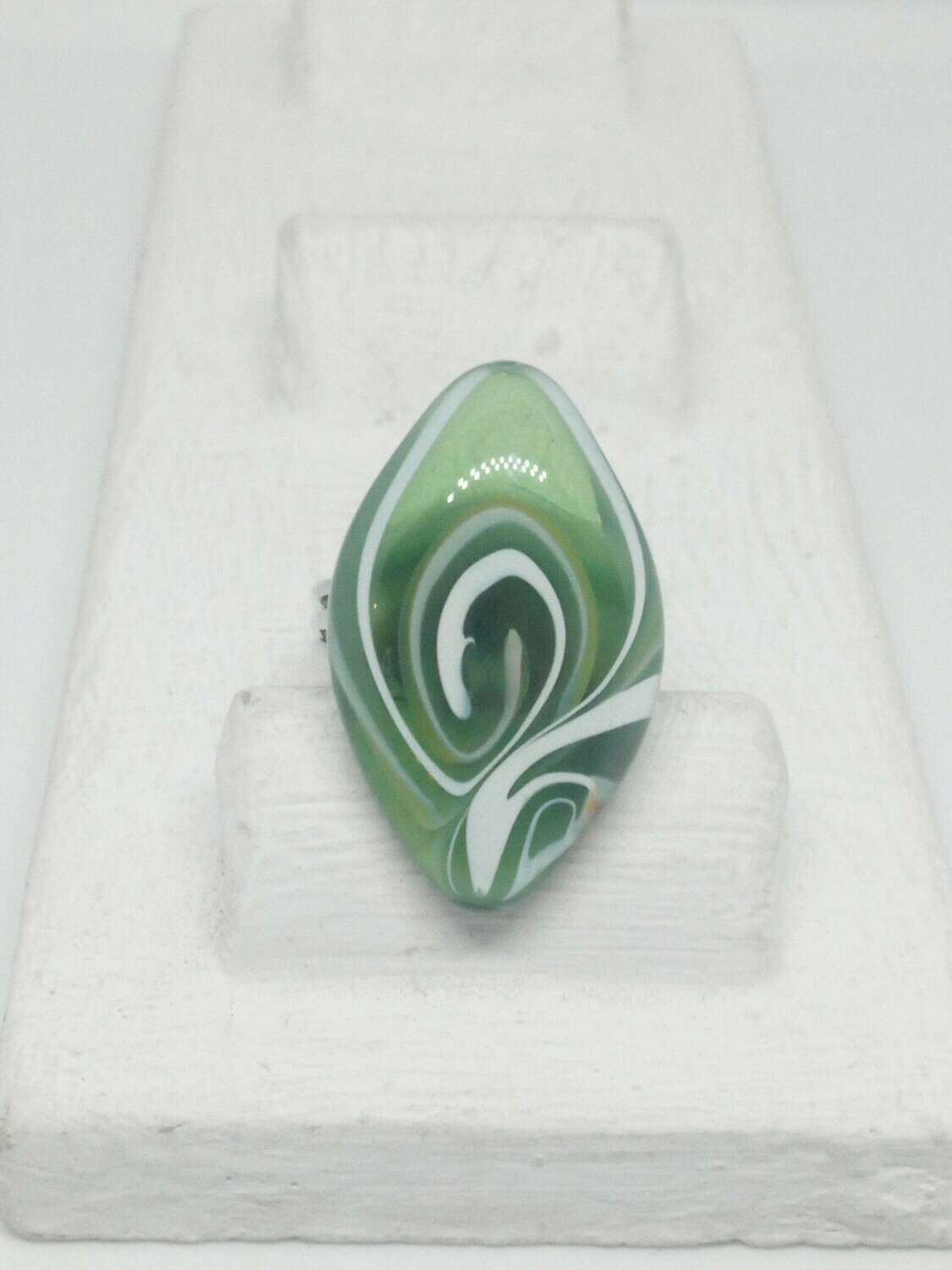 Bague allongée verte