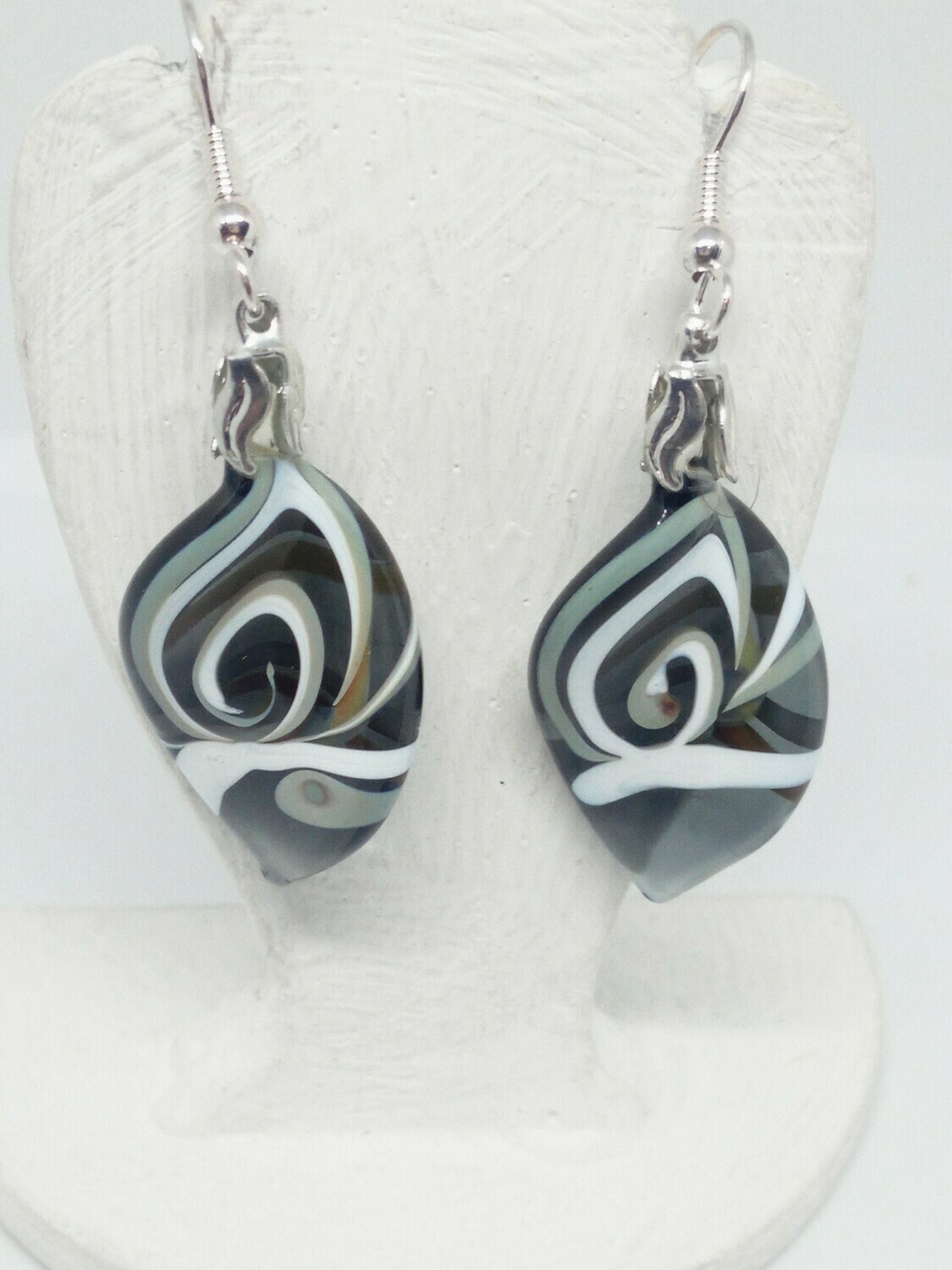 Boucle d'oreille noire