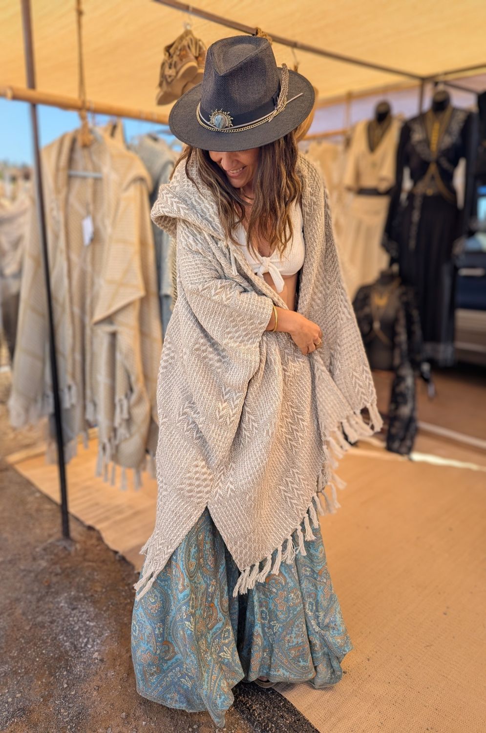 Oversize Strick-Poncho 