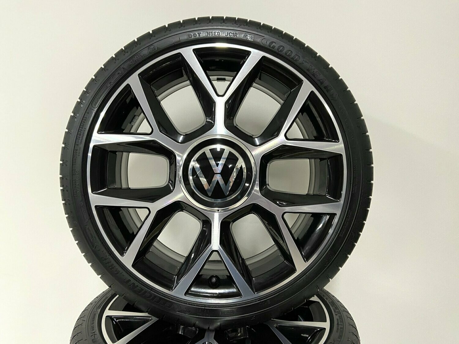 Volkswagen UP! 17 inch UP GTI velgen zomerset 1S0601025BN