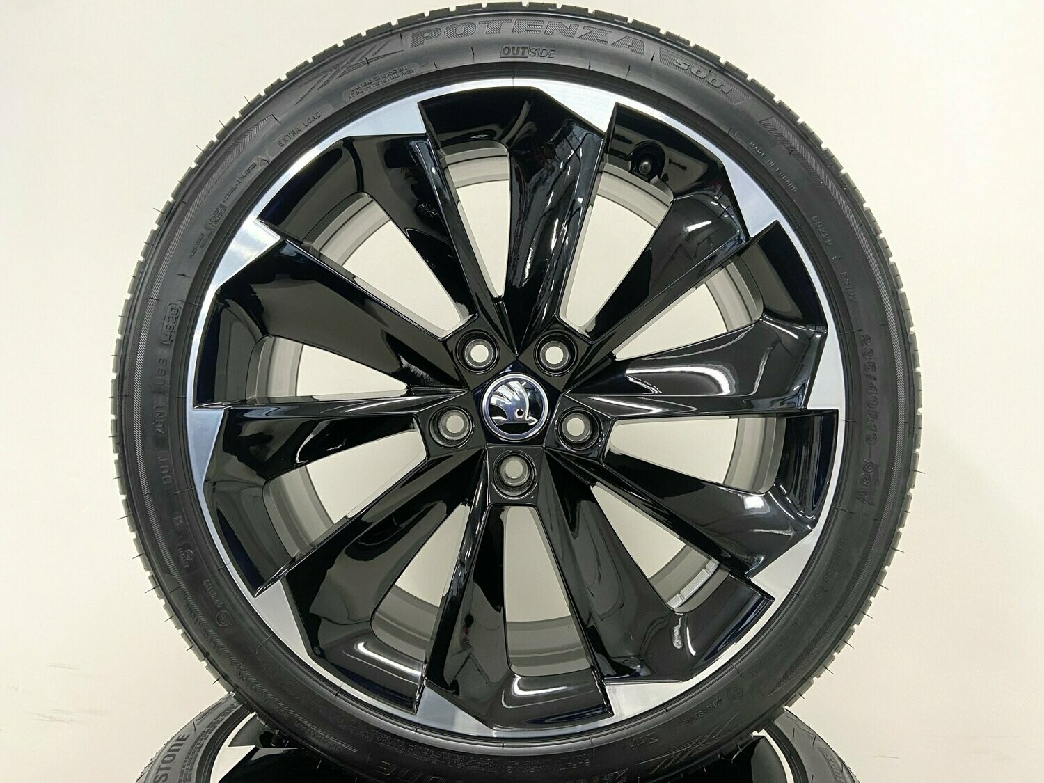 Skoda SuperB III 3V 19 Inch Supernova Velgen Zomerset 3V0601025S
