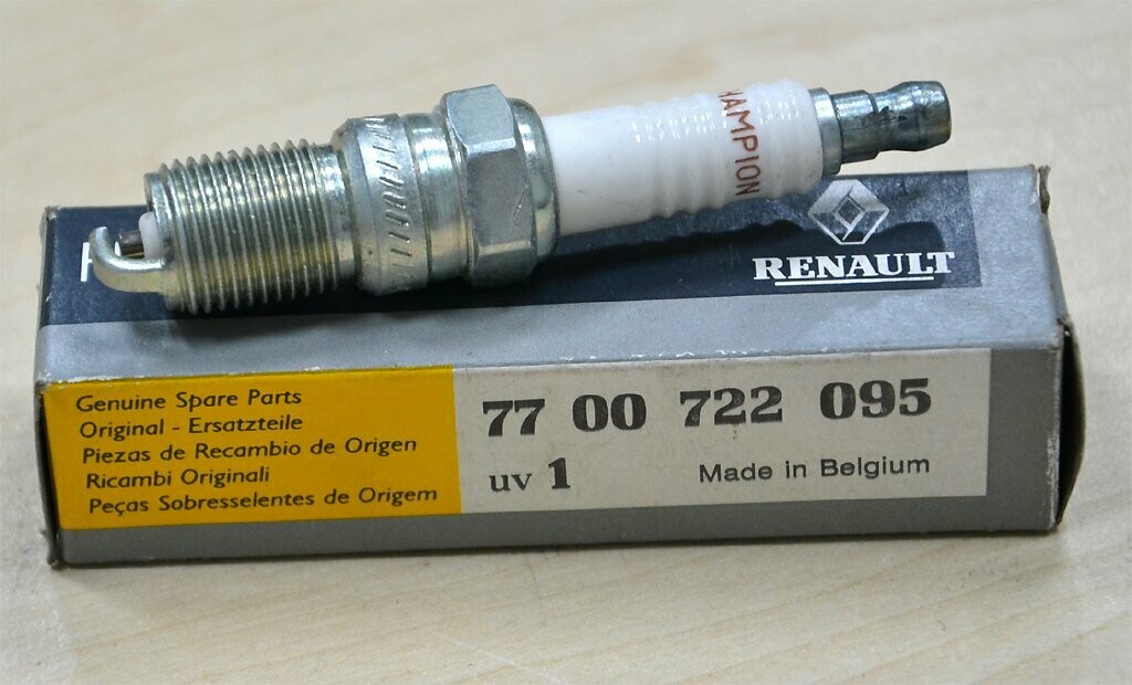 Zündkerze - Alt 7700722095 - NEU 7700500108