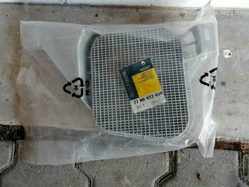 Gitter RENAULT 7700422458