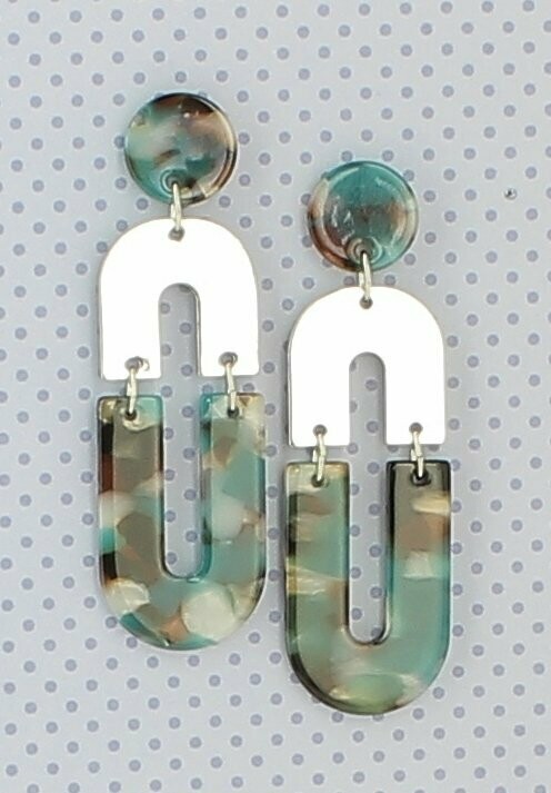 BOs "U" et pendentif résine