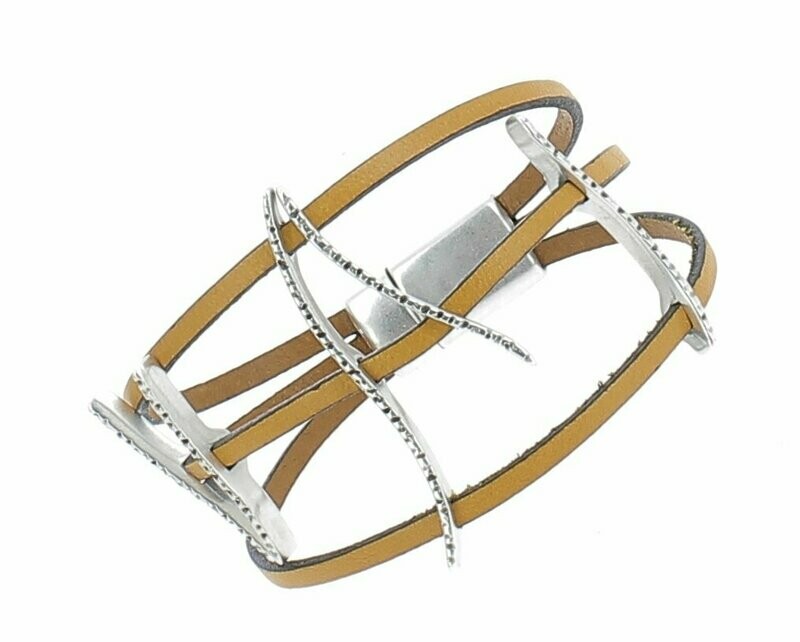 Manchette cuir, barrettes argentées