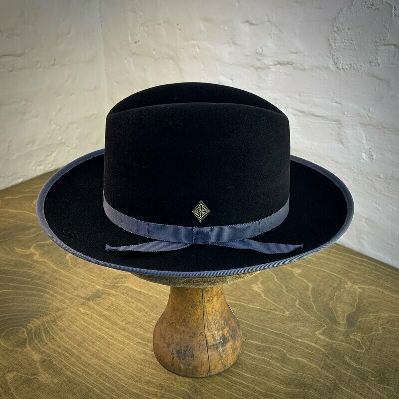 1870 TRAPPER Schwarz
