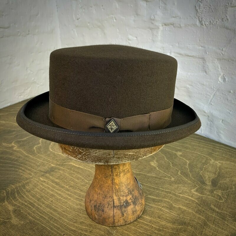 1890 TOPHAT BRAUN