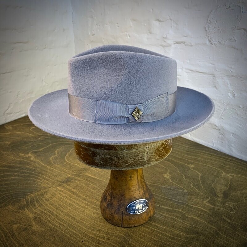 1974 FEDORA Hell Grau