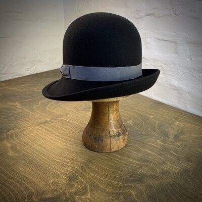 1925 GLOCKENHUT Basalt