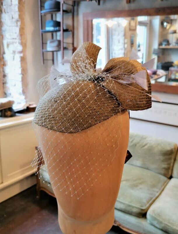 FASCINATOR Oliv mit Schleier