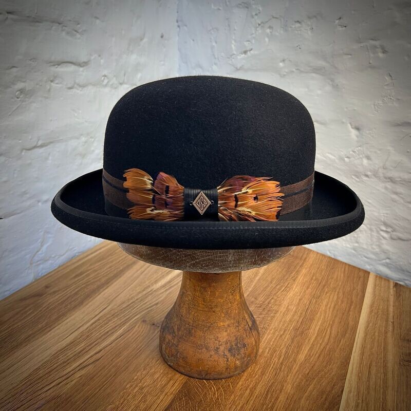 1920 BOWLER Schwarz Federgarnitur