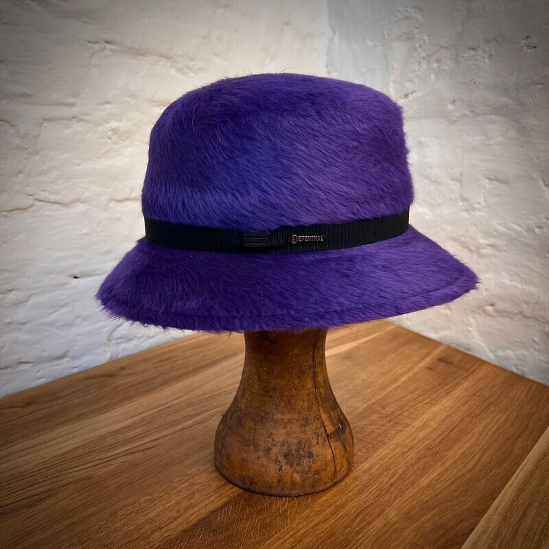 1930 HAUBE Lila Melusine
