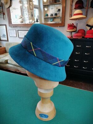 HAUBENHUT Smaragdgrün, handgefertigt