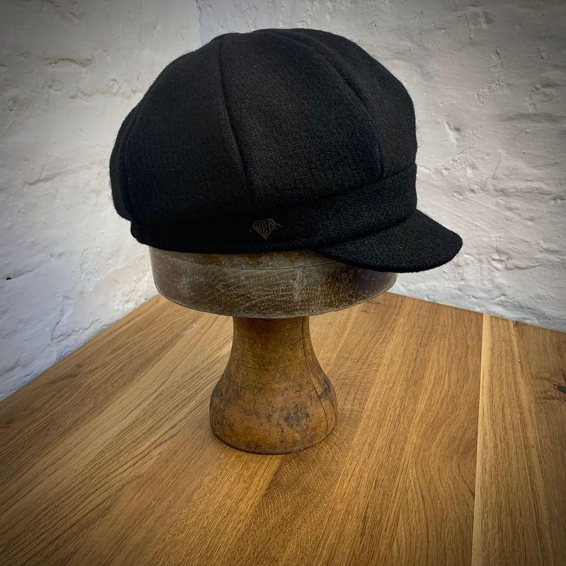 1920 BALLON Deep Black
