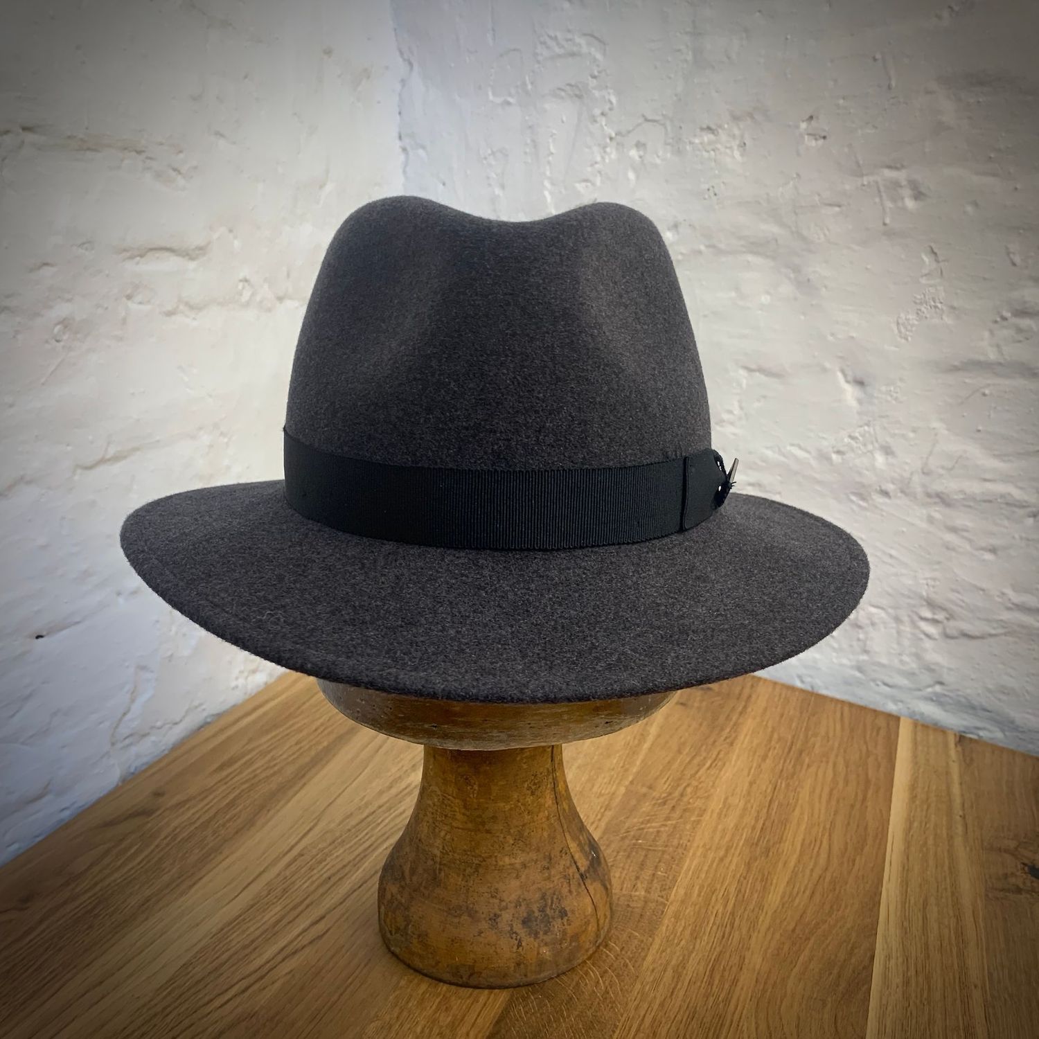 1940 FEDORA Anthrazit Rips-Band
