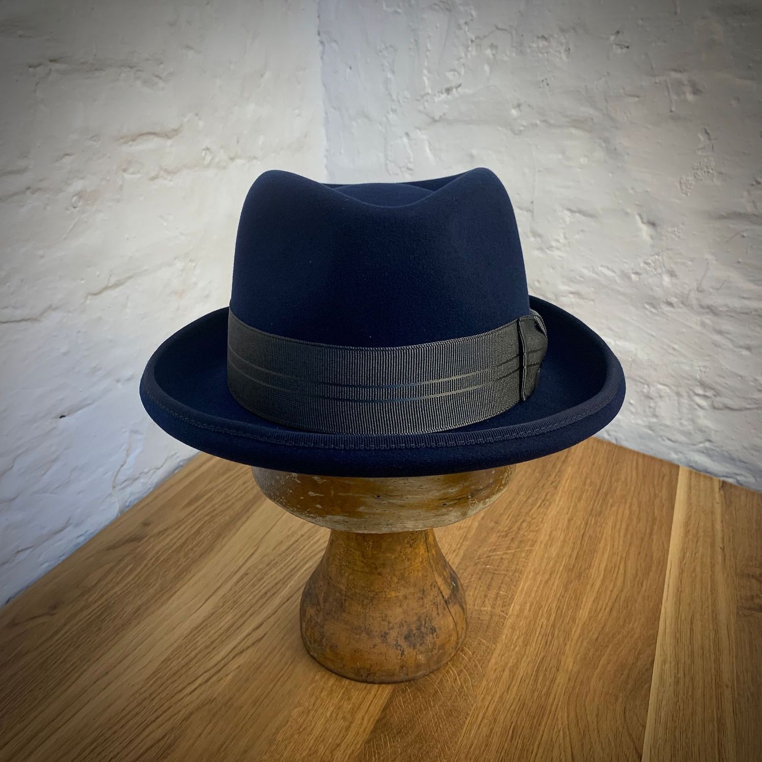 1882  HOMBURG Nacht Blau