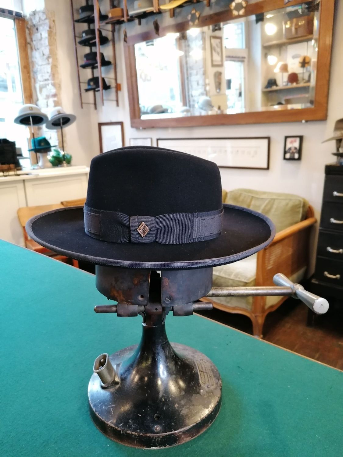 FEDORA Schwarz, handgefertigt, Größe 57 cm