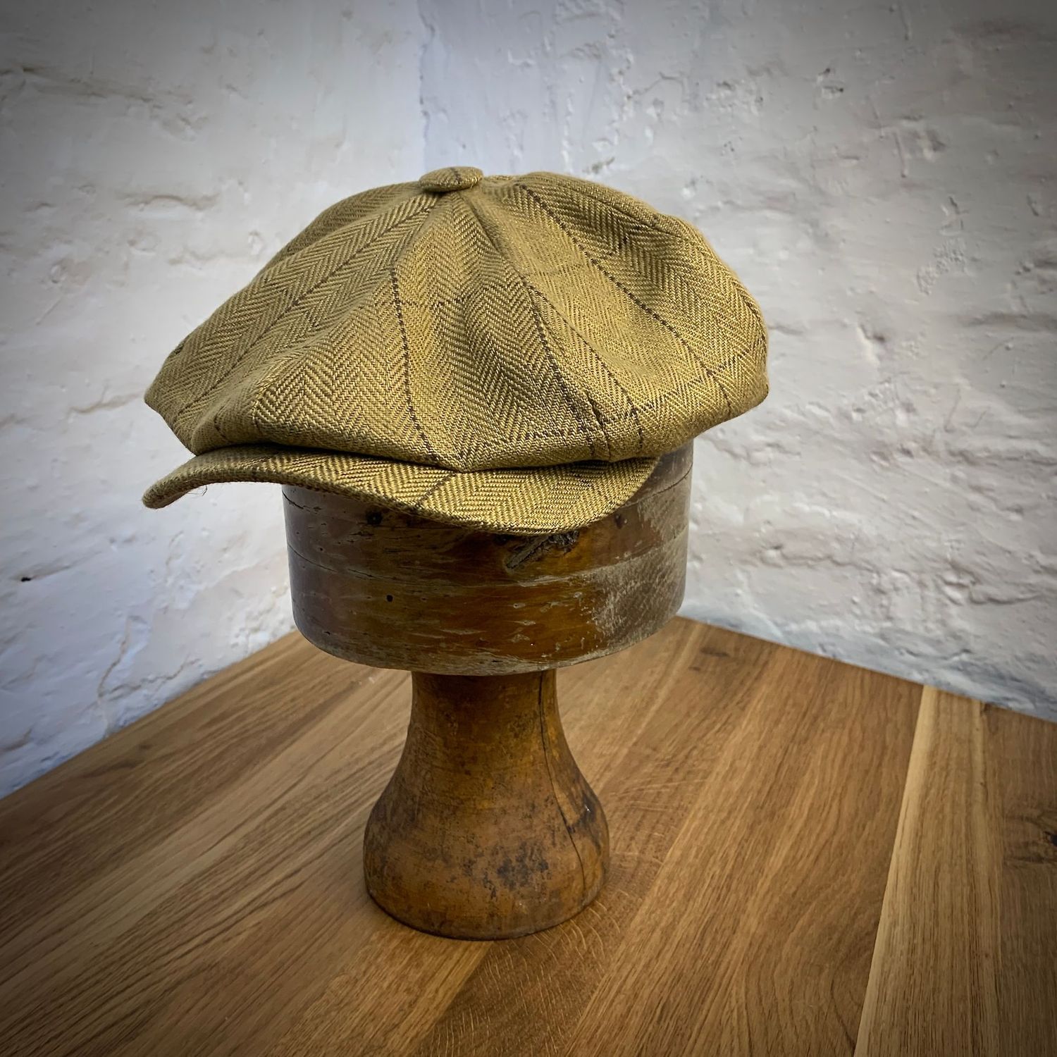 1920 NEWSBOY Golden Fields