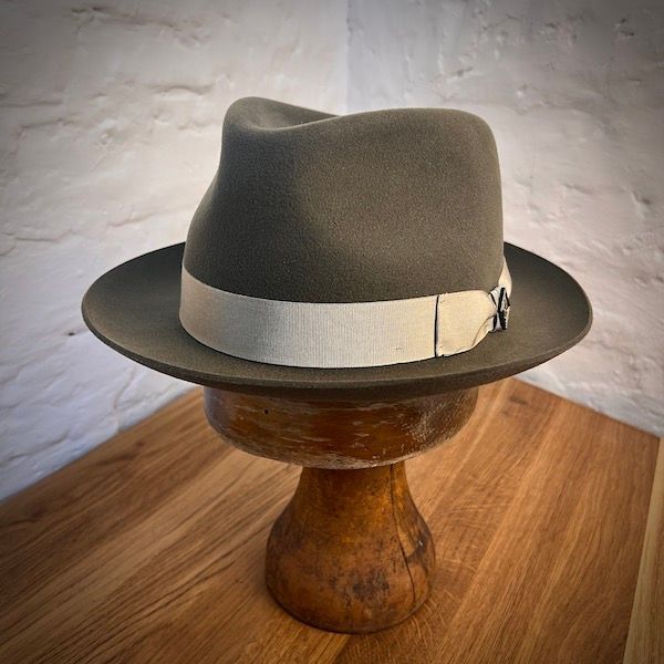 1965 PLAYER Olive