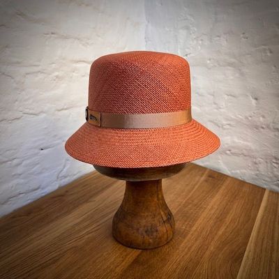 1930 HAUBE Panama Haselnuss