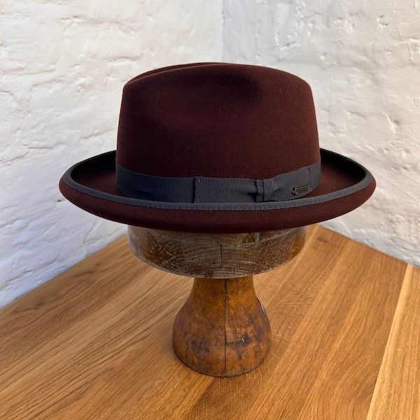 1928 HOMBURG Aubergine