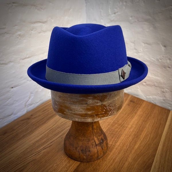 PORK PIE DIAMOND Electric Blue