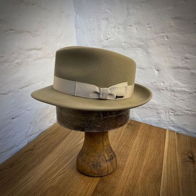 unsere HÜTE MIT SCHMALER KREMPE