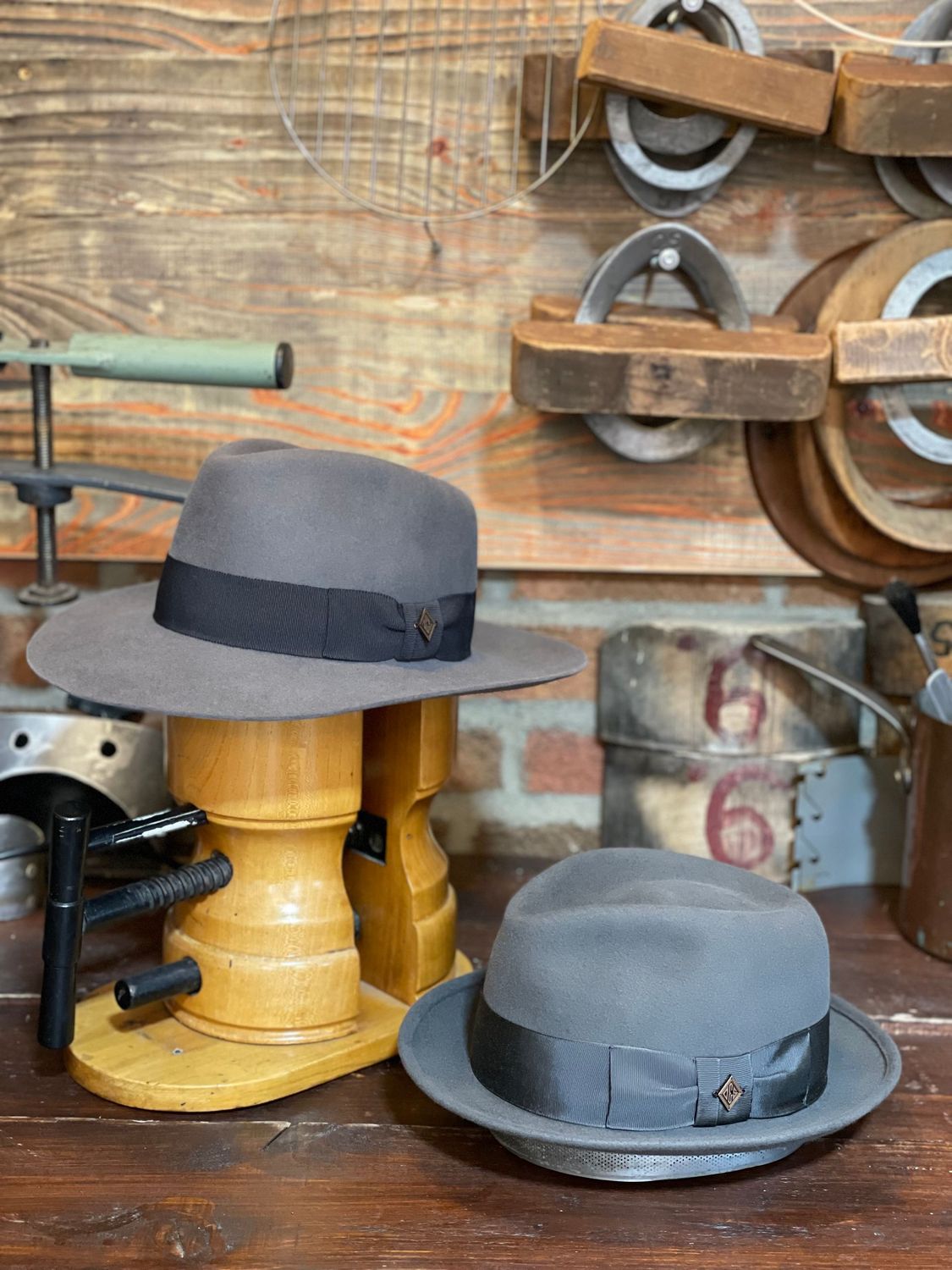 SCHAUFENSTER 8