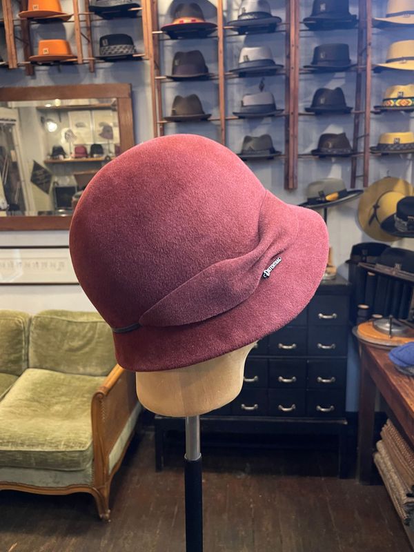 SCHAUFENSTER 10