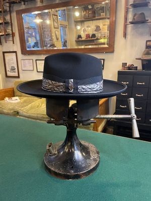 SCHAUFENSTER 23  Anzahlung Anfertigung