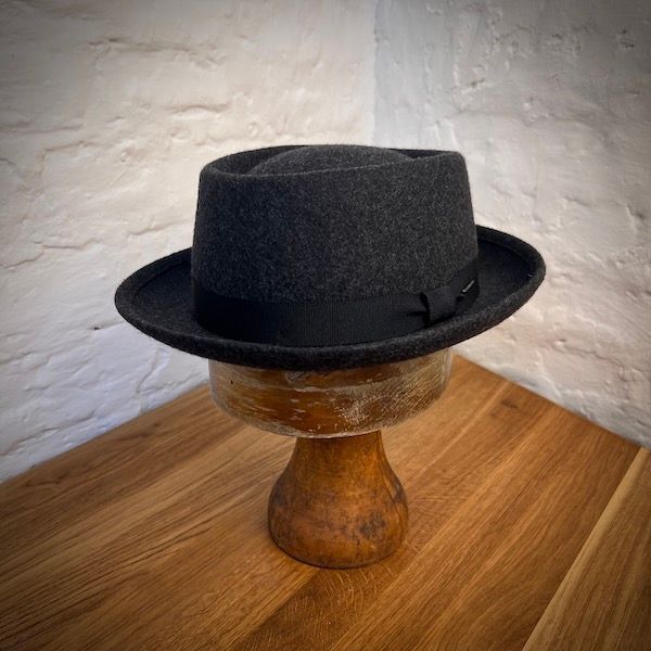 1940 PORK PIE Körniger Basalt 1940 PORK PIE Körniger Basalt