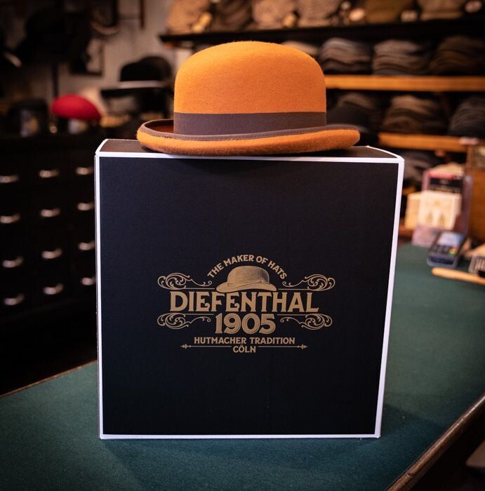 Hat box