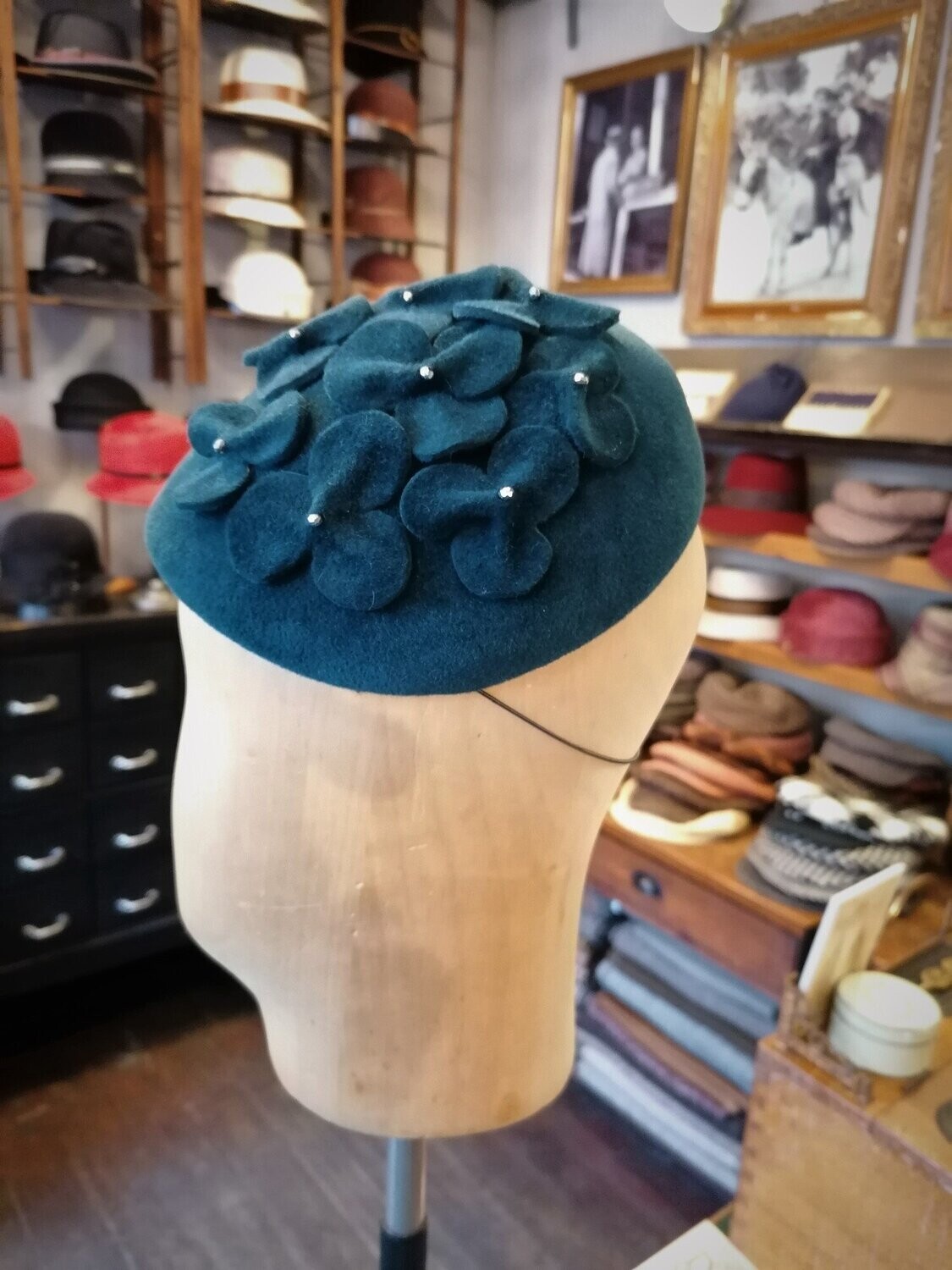 1950 PILLBOX  "Hortensie" Petrol, handgefertigt