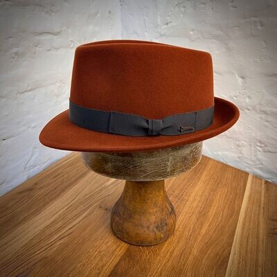 1935 TRILBY Burnt Brick 1935 TRILBY Burnt Brick
