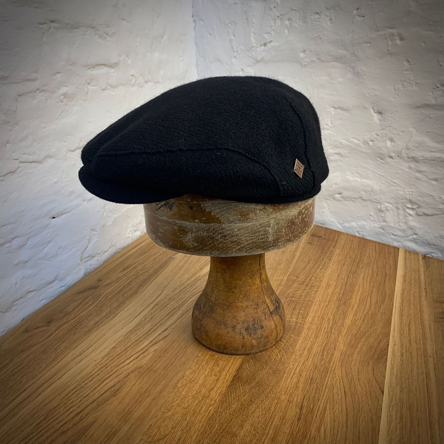 1928 DANDY Deep Black